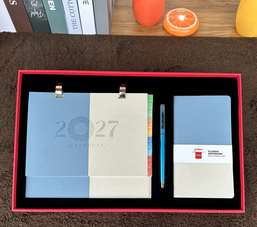 LH002 calendar and notebook gift set